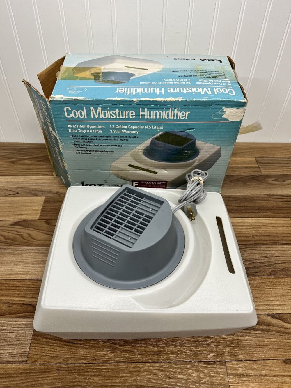 Kaz DynaMist 370F Cool Moisture Humidifier With DynaFilter Air-Cleaning System